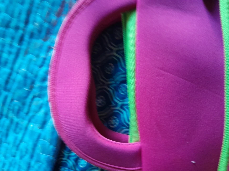 Funda Tablet Pequeña Evecase Rosa Neón Y Verde Bonita Usada 9 X 7... Foto 4 de 4