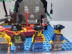 LEGO System Pirates Skull Island 6279 In 1995 Used Retired
