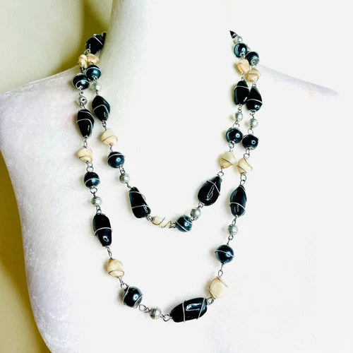 OFF WHITE Collana Lunga Nero Off White Tono Argento Filo Avvolto Vetro e Accenti Acrilici