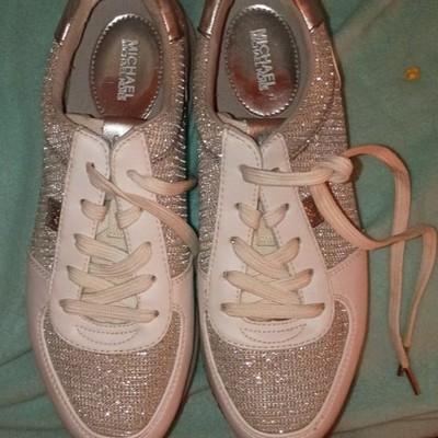 Michael Kors Women s Low Top Lace-Up Leather Sneakers Siver/White Glitter Logo