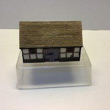 N Gauge Barn and Silo Kit Model Railway scenery unpainted 1