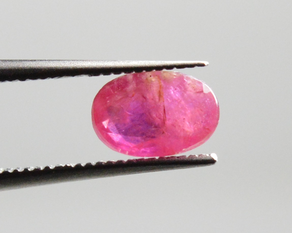 Rubis Naturel Non Chauffé De 0,59 Carats - Forme Ovale - Qualité Très Bonne - Avec étiquettes