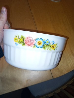 Vintage 1980er Pyrex Runde Souffle Schale 8,5 Zoll Durchmesser Weiß Milchglas Floral