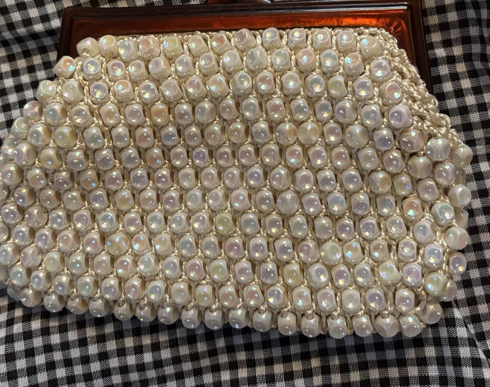 BOLSO BOLSO CLUTCH ANTIGUO VINTAGE MEDIADOS DE SIGLO HONG KONG BONITAS CUENTAS REDONDAS Foto 2 de 4