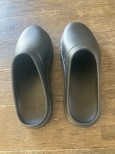 Oofos OOCLOOG Nursing Clogs Size 10 Men 12 Women Color Matte Black New w/ Box 