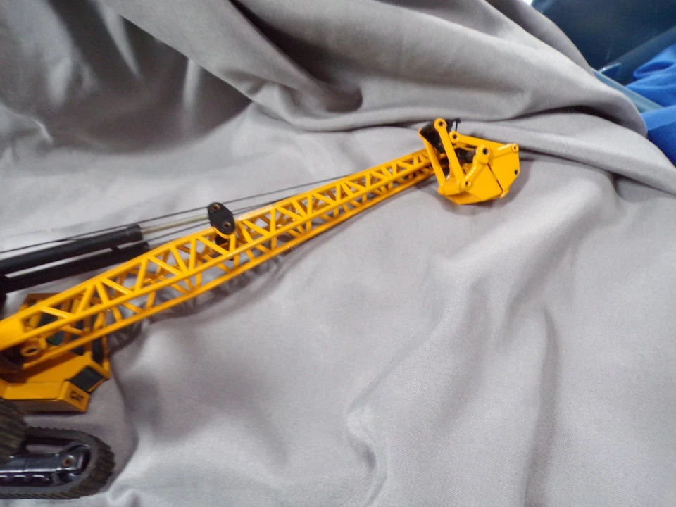 Joal Caterpillar DieCast Compact Digging Crane Ref #225 Made in Spain 1/50 scale - Image 3 of 4