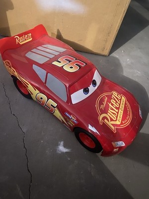 Disney Cars Lightning McQueen Rust-eze 95 Rennfahrzeug Spielzeugauto rot