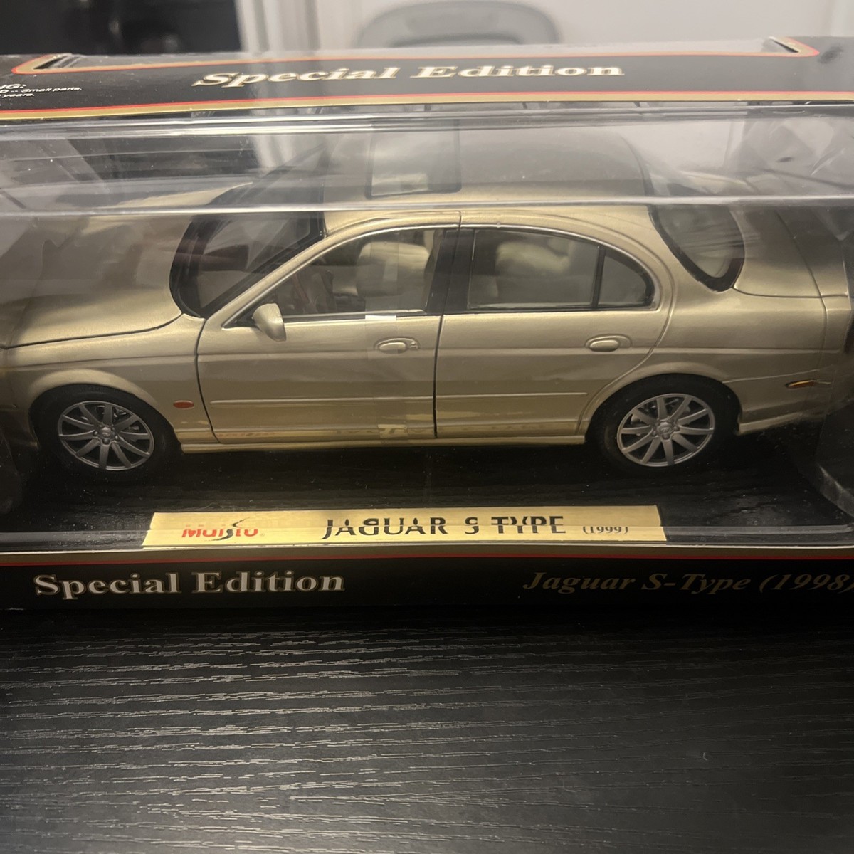 1999 Jaguar S-Type 1:18 Scale Diecast Model Car by Maisto Special