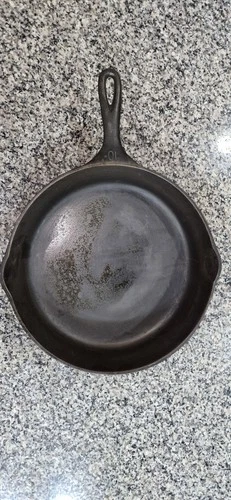 Vintage #10 WAGNER CAST IRON SKILLET, SYDNEY 0, 1060A