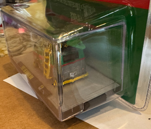 LOOK! Two-M2- MELLO YELLO 1960 VW delivery Vans! CHASE (1/250) & regular! WOW! - Picture 7 of 9