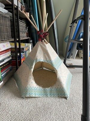 Cat  Kitten Tipi Tee Pee Bed Sitting Area Tent Hideout Spot