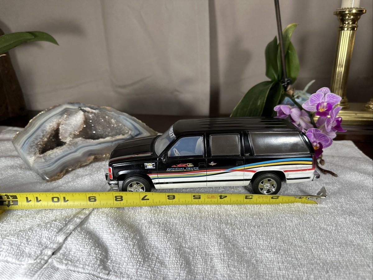 1993 Indianapolis 500 Official Truck Chevrolet Suburban Die Cast