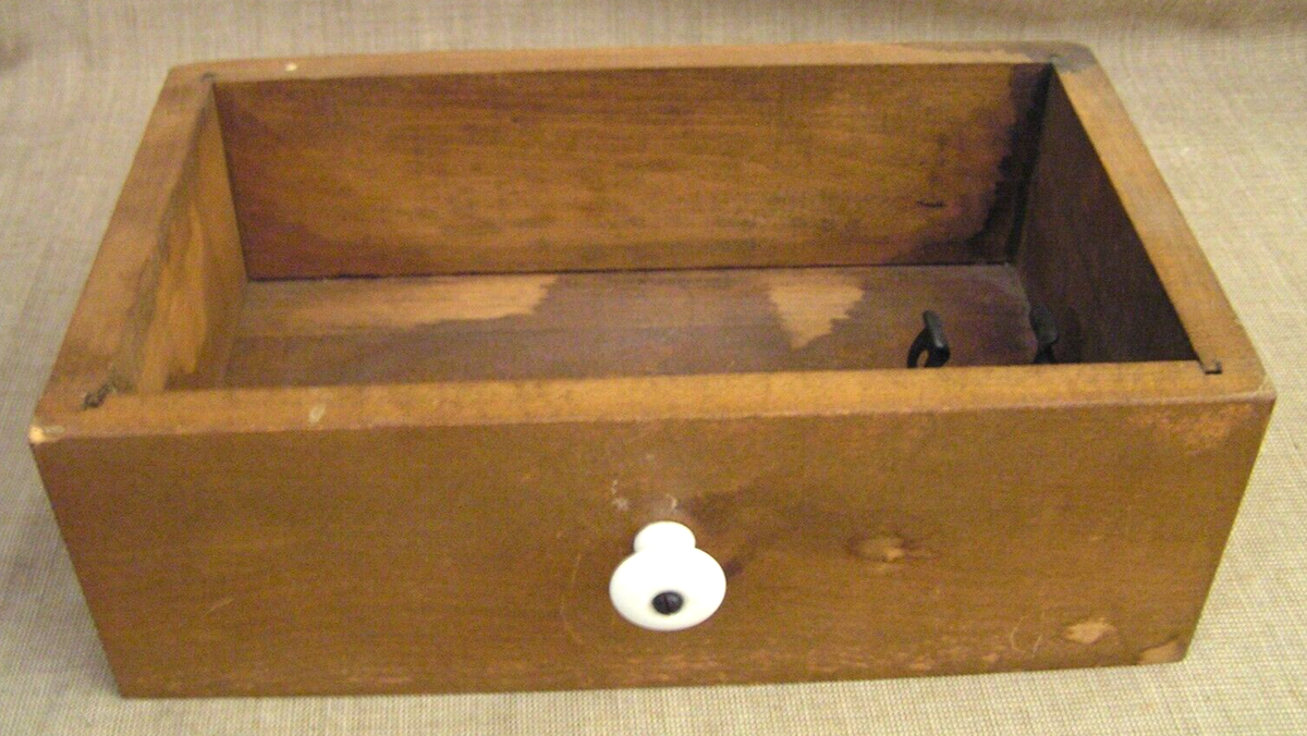 1950's Vintage Guild The Bonnet Box Model 818 Console Stereo Wood