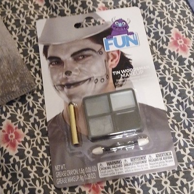 Tin Woodman Costume Complete Outfit Gray Wizard of Oz with Hat & Makeup Kit
