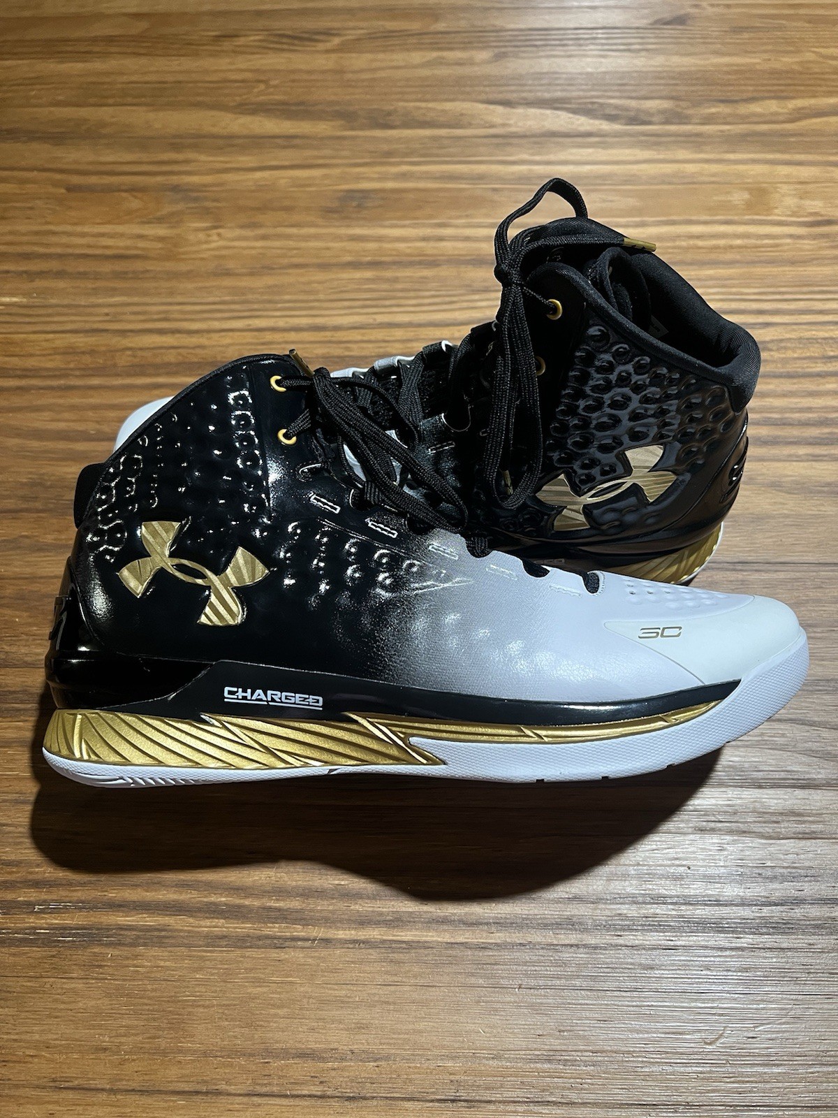 Men’s Size 11.5 - Under Armour Curry 1 Retro 2022 MVP 3026051-001