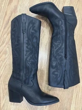 Crown Vintage Black Leather Boots pre owned 