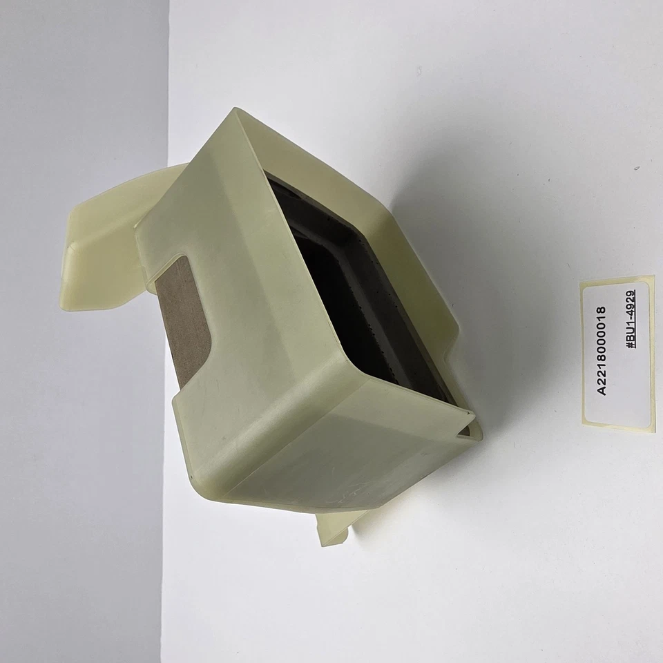 2006-2013 Mercedes-Benz S-Class VACUUM PUMP BRACKET A2218000018 - image 4 of 4