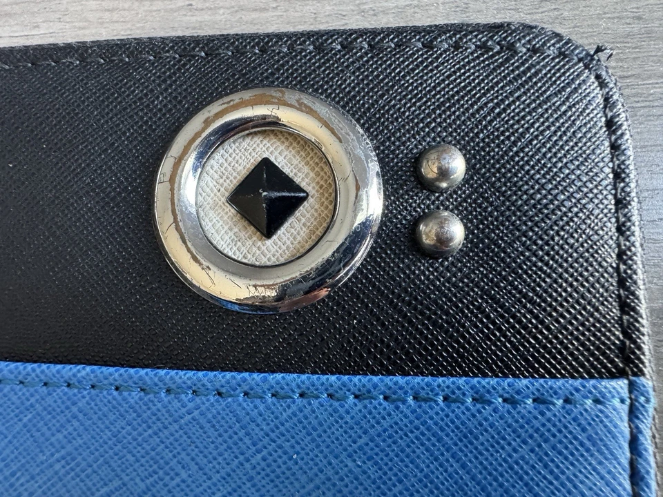 Cartera Calvin Klein Monster Face azul negra con cremallera - Usada, limpia por dentro Foto 3 de 4