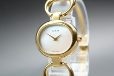 Orologio da donna Gucci 1600 quadrante oro conchiglia bracciale quarzo vintag...