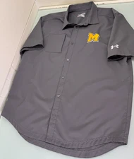 Under Armour Michigan Wolverine Performance Shirt Mens XL Heat Gear Zip Pocket