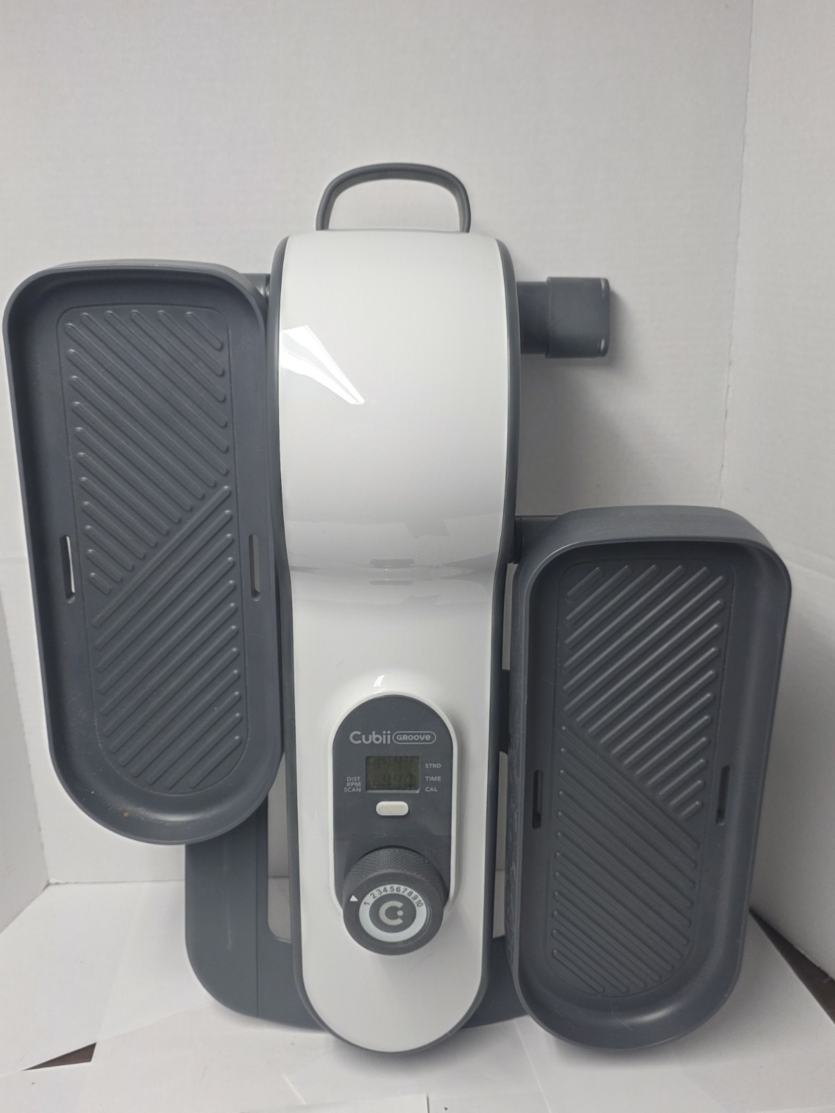 Cubii Groove Compact Seated Elliptical Model F7a1 White Used Great Condition