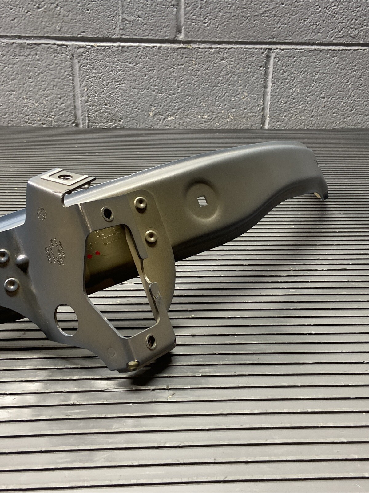 2016-2023 Audi R8 4S Front Right Fender Liner Bracket Mount OEM *NOTE*
