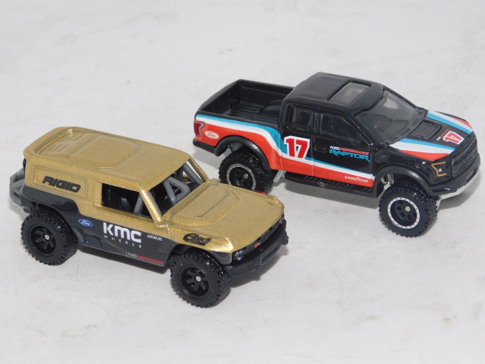 Hot Wheels Premium Metal Set Ford Bronco & Ford F150 Raptor Set