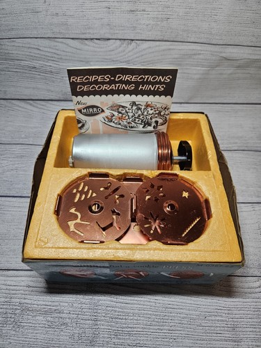 Vtg 1960's Mirro Dial-A-Cookie Copper Aluminum Crank Cookie Press w/ 3 Discs