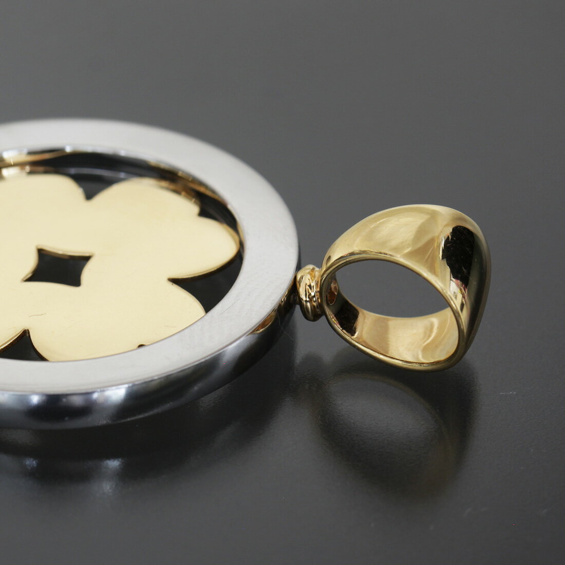 BVLGARI Tondo Clover Round Charm Pendant Top Stainless Steel BVLGARI Tondo Clover Round Charm Pendant Top Stainless Steel