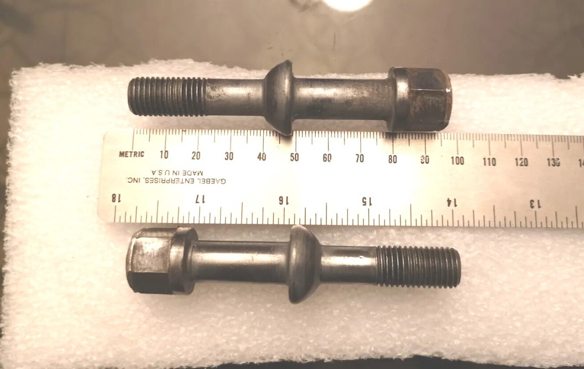 Genuine Mercedes Benz W126 (Pre-owned) Wheel Bolts 1264000070 