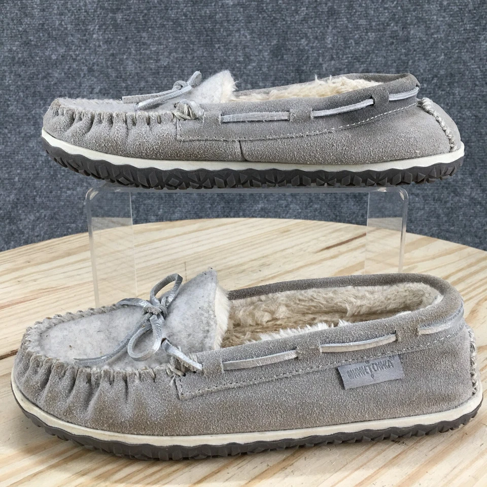 Minnetonka Shoes Womens 6M Moccasin Slip On Slippers Shearling 40159 Gray Fabric - Image 2 of 4