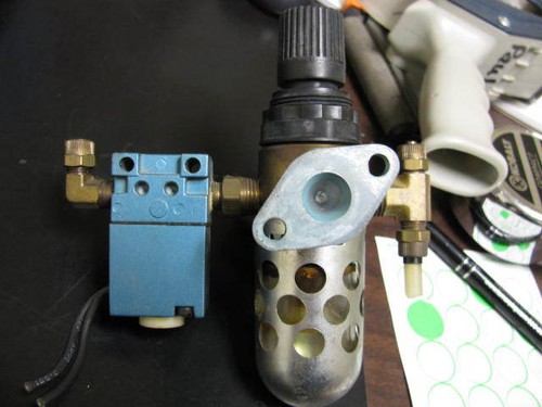 WILKERSON PRESSURE REGULATOR WITH MAC SOLENOID 0-160 PSI - Picture 4 of 4