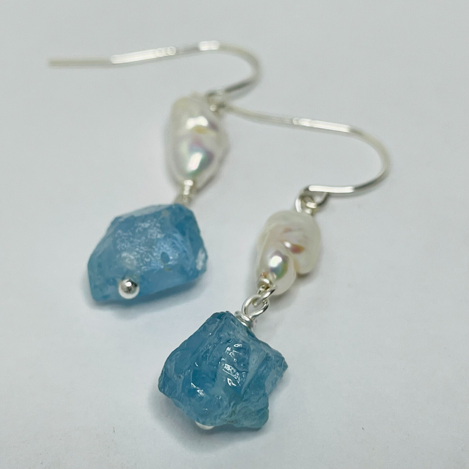 Boucles d'oreilles perle et aigue-marine en argent pour illuminer vos tenues