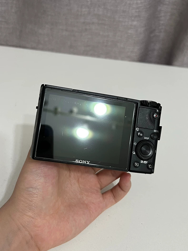 Sony Cyber-shot DSC-RX100 III M3 20.1MP Digital Camera with Wifi