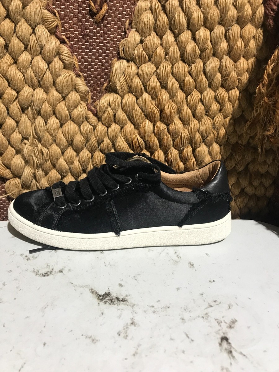 UGG Australia Milo Spill Seam 1095530 Black Lace Up Sneaker Shoes Women's  US