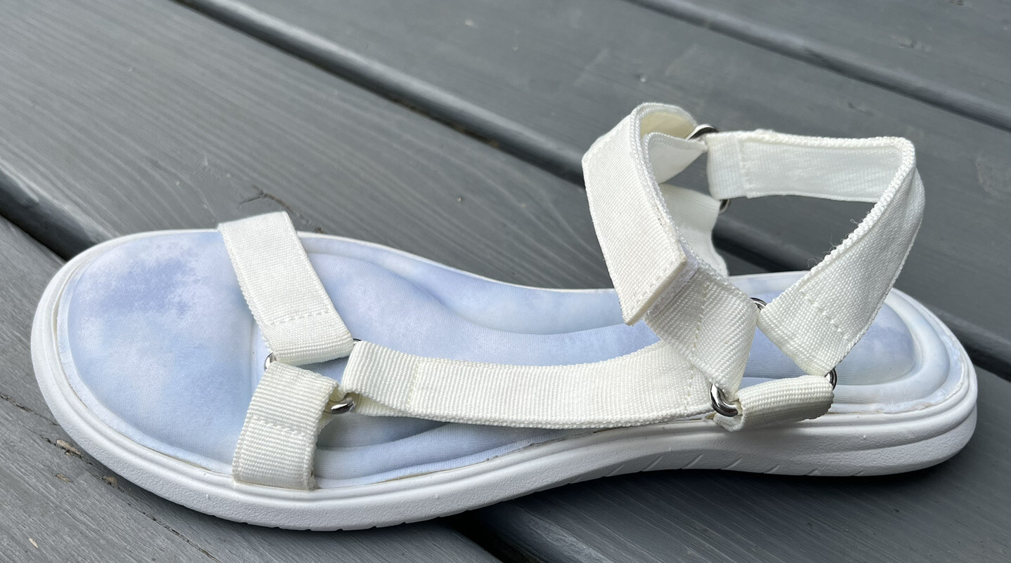 APL NUOVE scarpe sandali bianchi punta aperta tacco piatti Ideology taglia 7 5