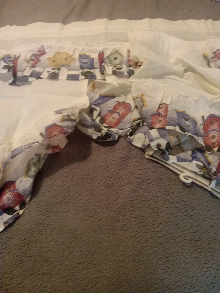 Paquete de cortinas 4 botines 2 cenefas blancas con tema azul rojo verde cabaña Foto 3 de 4