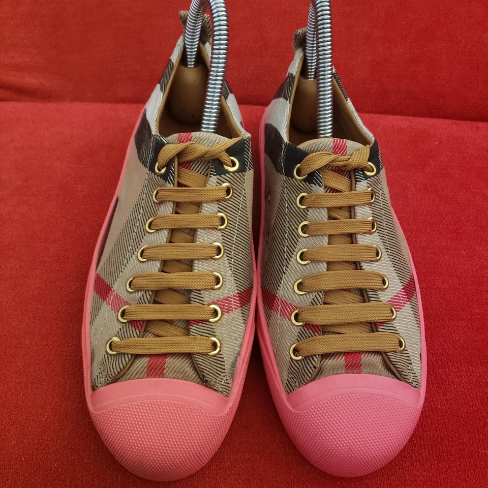 Zapatillas bajas Burberry Bourbon rosa/beige de lona y goma talla 36 EE. UU. 6 Foto 2 de 4
