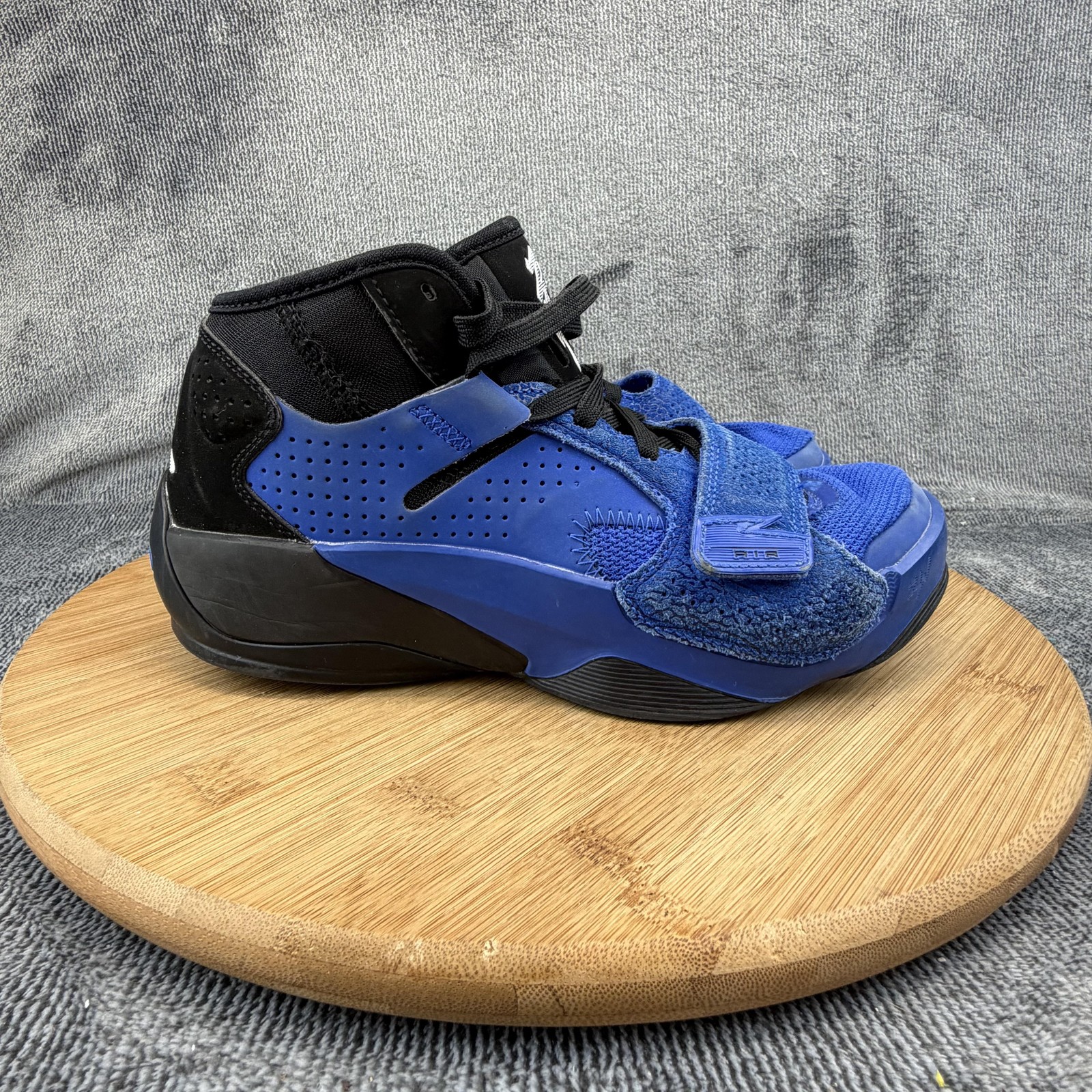 Youth Size 4y Blue Black Basketball Dv0739-410 Sneakers