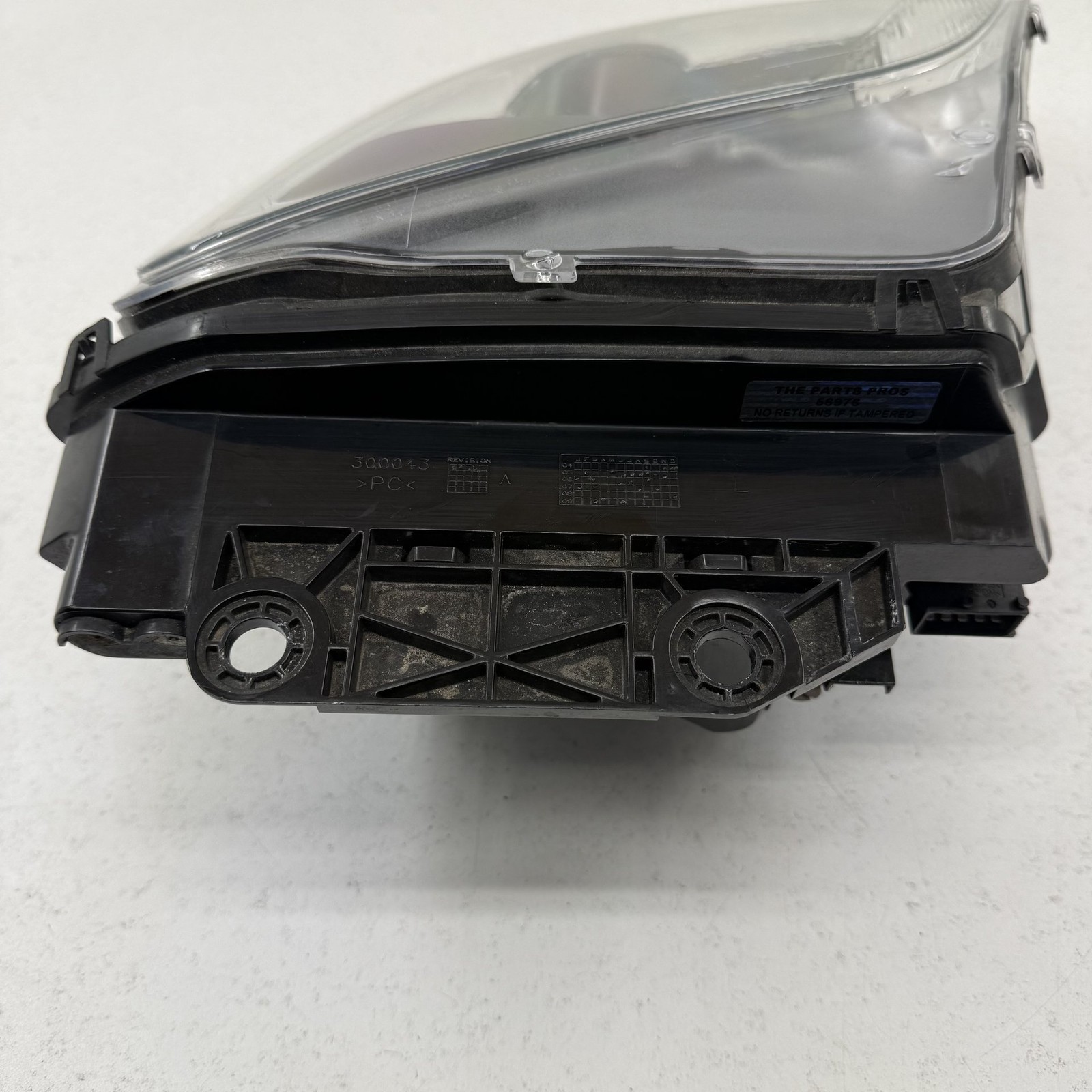 Aston Martin V8 2011-2016 Front Left Headlight P/N BG3313W030CB