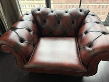 Escabel Chesterfield De Cuero Genuino Verde – Taburete Con Botones Y Patas Estilo Queen Anne – Hecho En Reino Unido