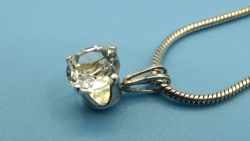 Cadena de serpiente de plata de ley y collar gargantilla colgante de topacio transparente blanco Foto 3 de 4