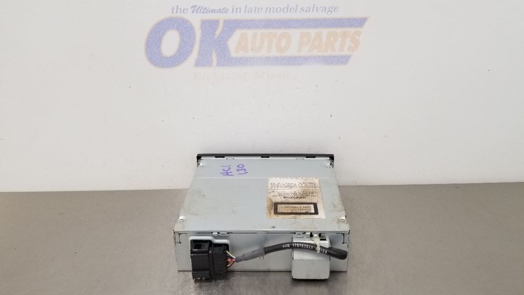 10 BENTLEY CONTINENTAL GT RADIO AUDIO CD CHANGER 3W0035110A