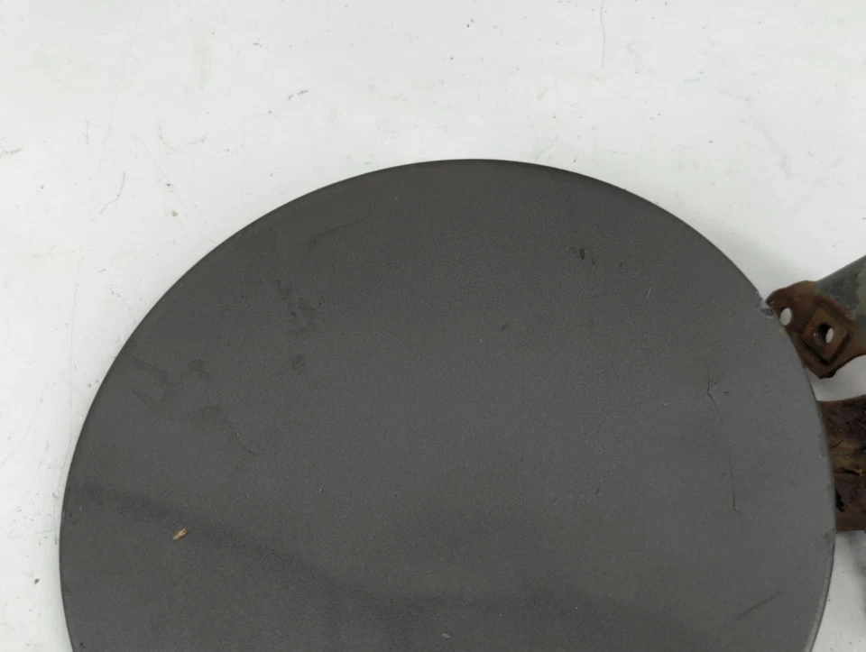 2001 Chevrolet Tahoe Fuel Tank Door Lid Gas Tank 946241 - Image 2 of 4