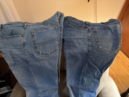 2 pairs of Men's Levi Strauss Signature Jeans 38x32 Bootcut GREAT condition