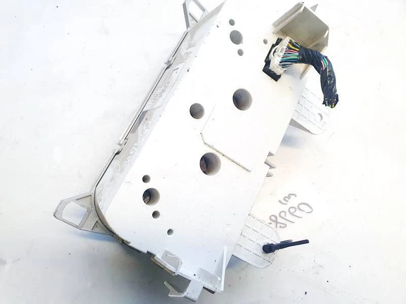 Panel de control de clima Mazda 5 2006 (interruptores de control de calefacción) k1900 #1815777-60 Foto 3 de 4