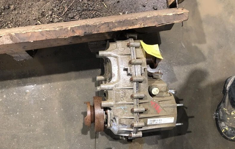 Conjunto de caixa de transferência Jeep Wrangler 2007-2018 (3,8L), MT, ID 52853400AB FABRICANTE DE EQUIPAMENTO ORIGINAL - Imagem 2 de 4