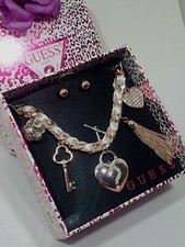 Collana e orecchini vintage anni 90 designer GUESS charm tono oro rosa chiave cuore nuovi con scatola