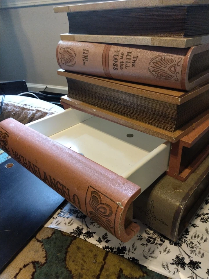 Старинный торцевой стол MAITLAND SMITH выглядит как стопка книг имеет 2 места для хранения - Изображение 3 из 4