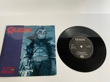 Queen - A Kind Of Magic / Dozen Red Roses (1986 Vinyl 7" Single) - EMI Queen 7A